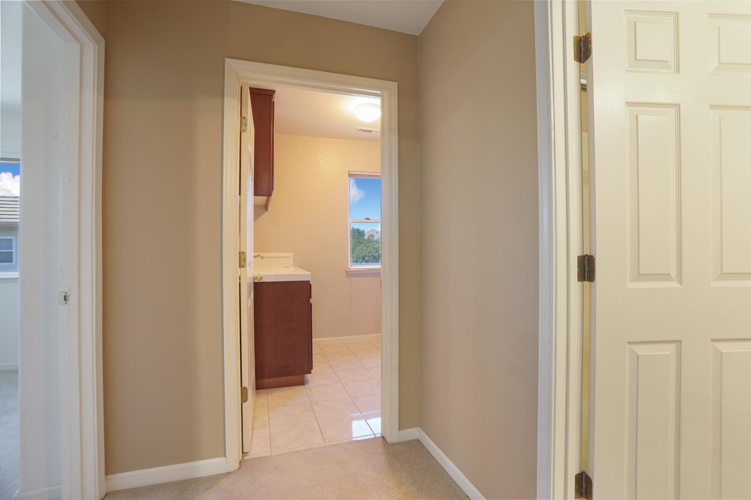 935 Shortland Cir, Manteca, CA 95337