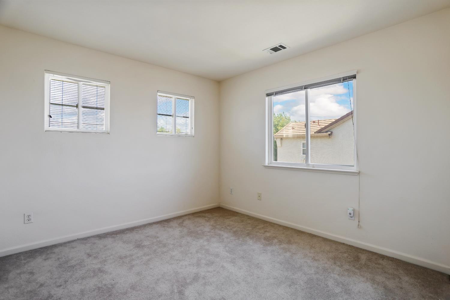 935 Shortland Cir, Manteca, CA 95337