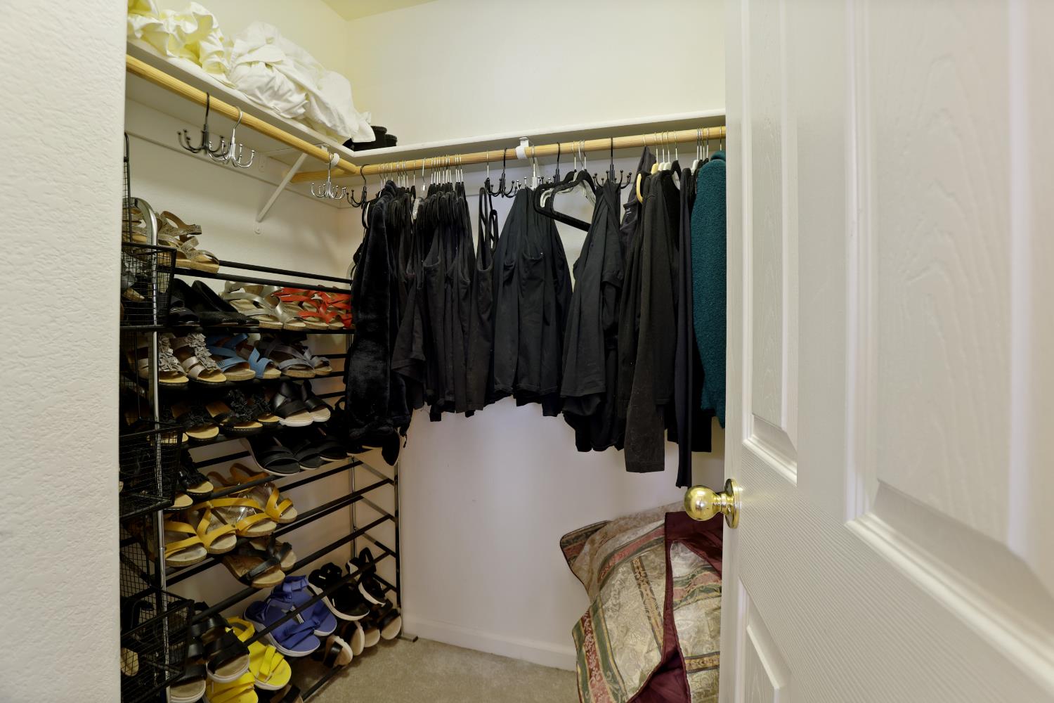 935 Shortland Cir, Manteca, CA 95337