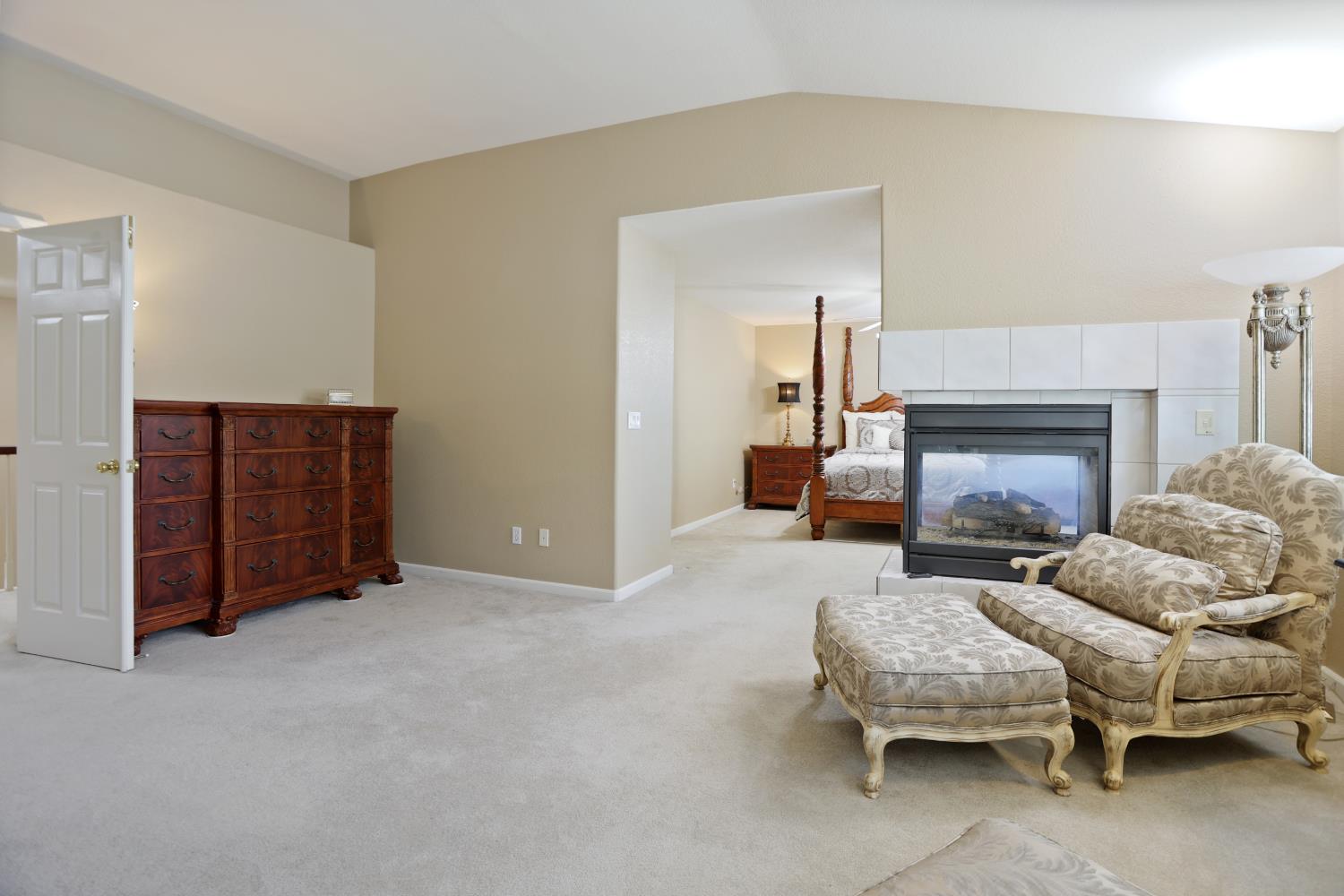 935 Shortland Cir, Manteca, CA 95337