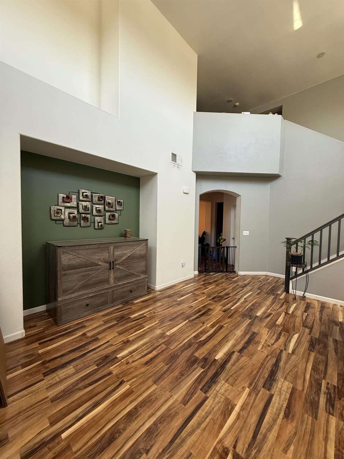 13317 Harbor Dr, Waterford, CA 95386