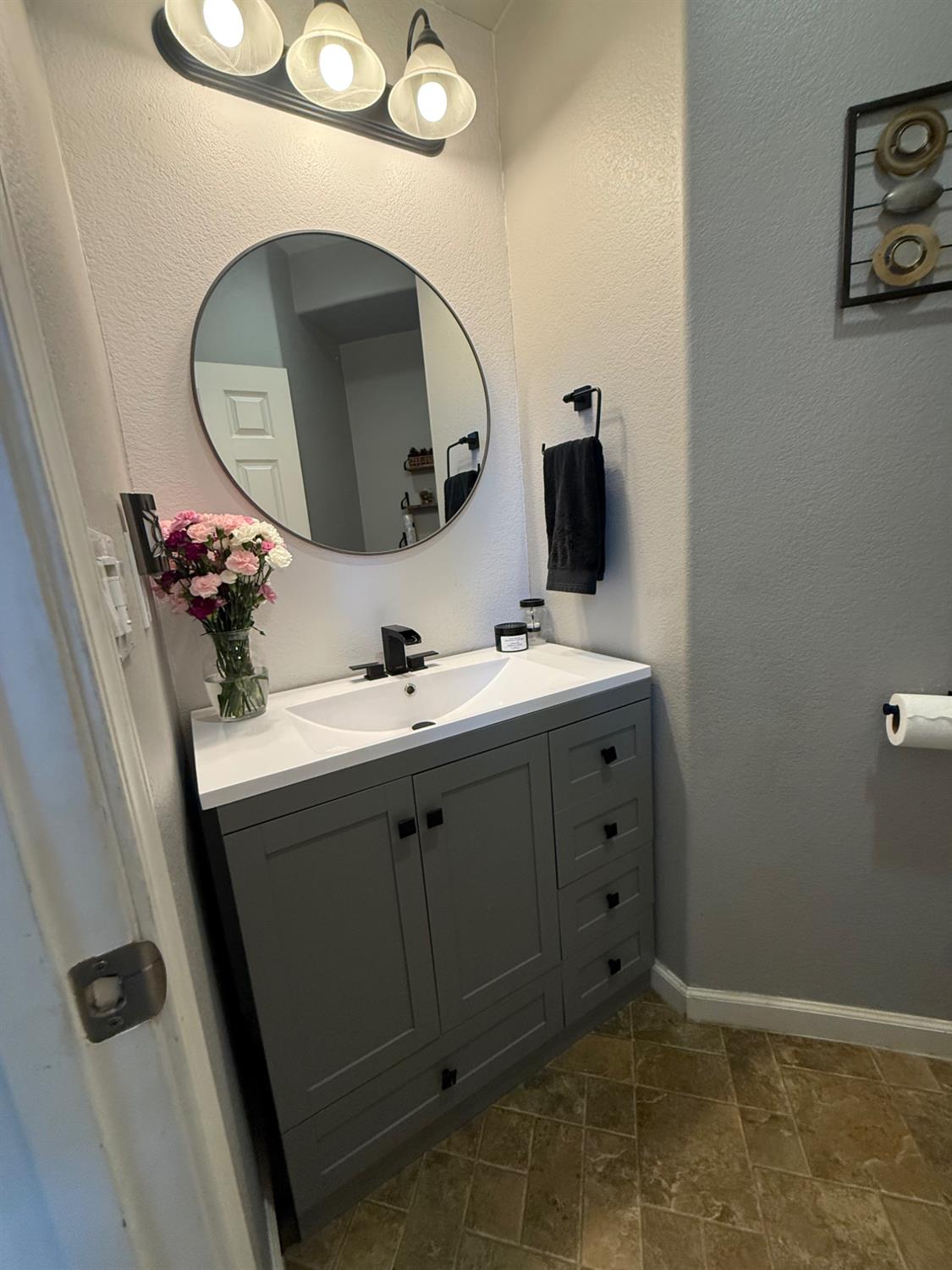 13317 Harbor Dr, Waterford, CA 95386
