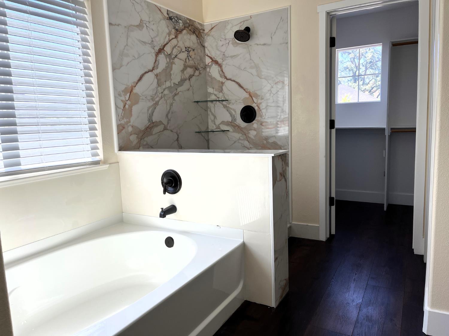 13211 Rivercrest Dr, Waterford, CA 95386