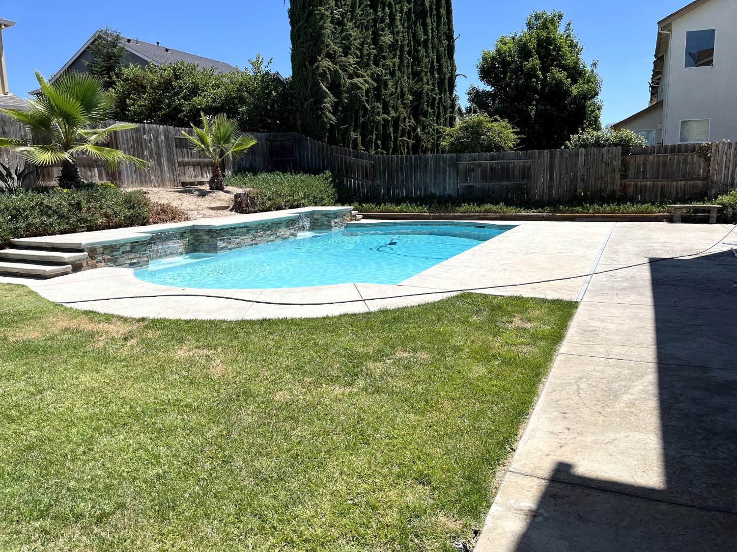 13211 Rivercrest Dr, Waterford, CA 95386