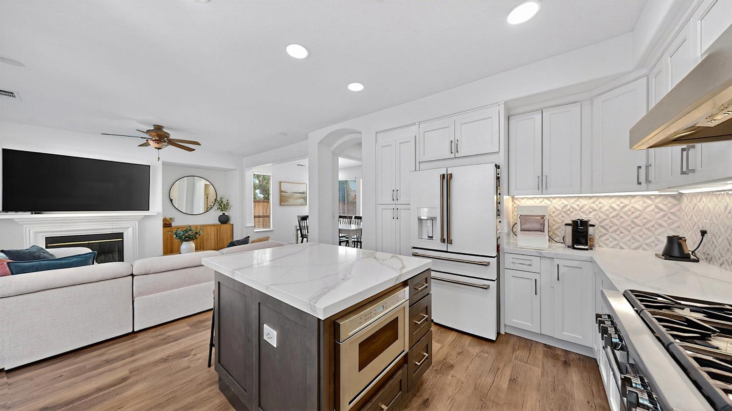 1267 Casual Ln, Turlock, CA 95382