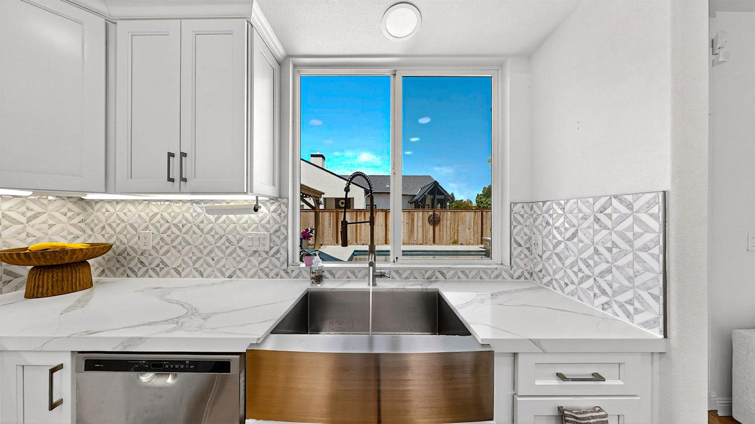 1267 Casual Ln, Turlock, CA 95382