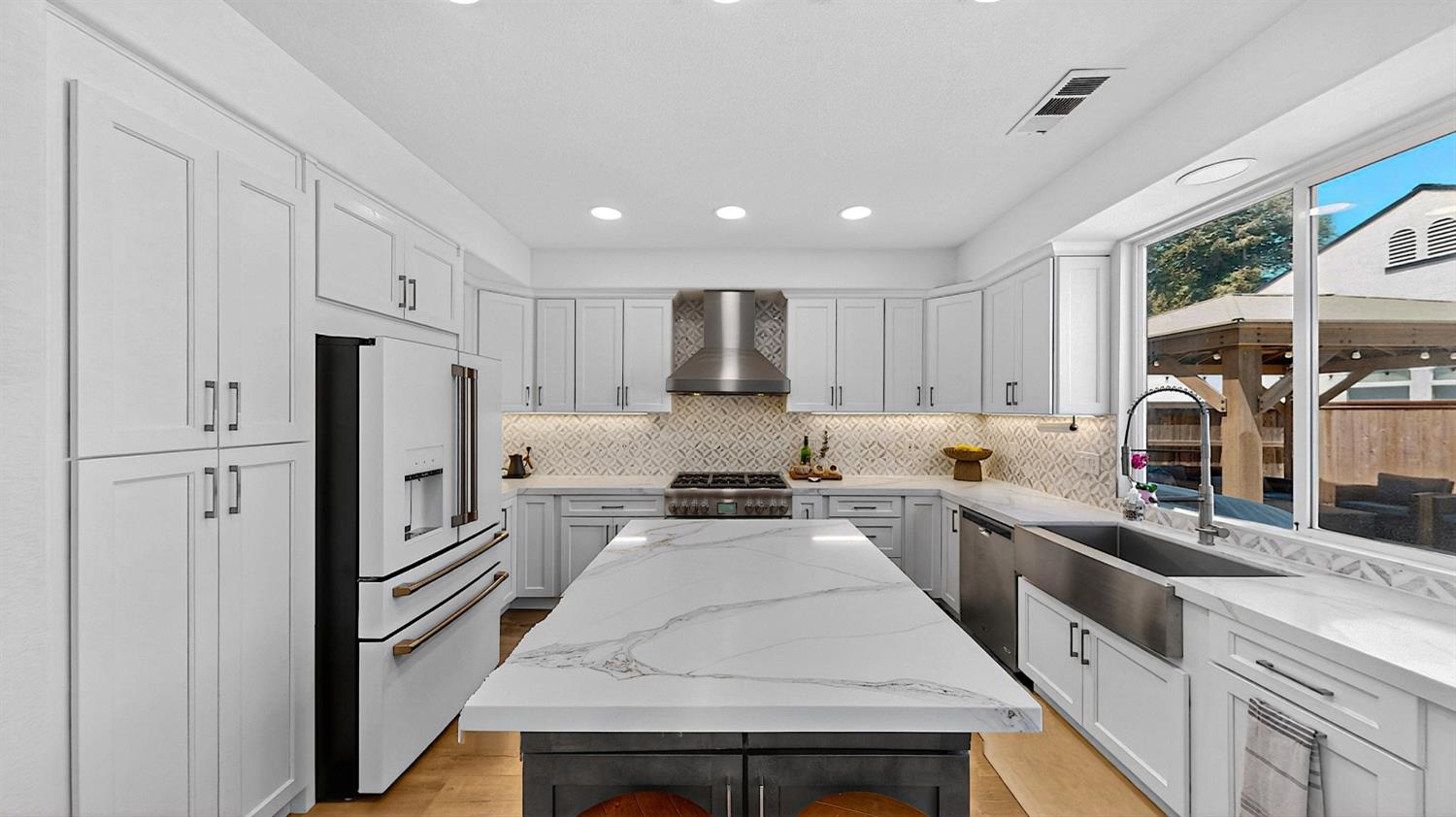 1267 Casual Ln, Turlock, CA 95382