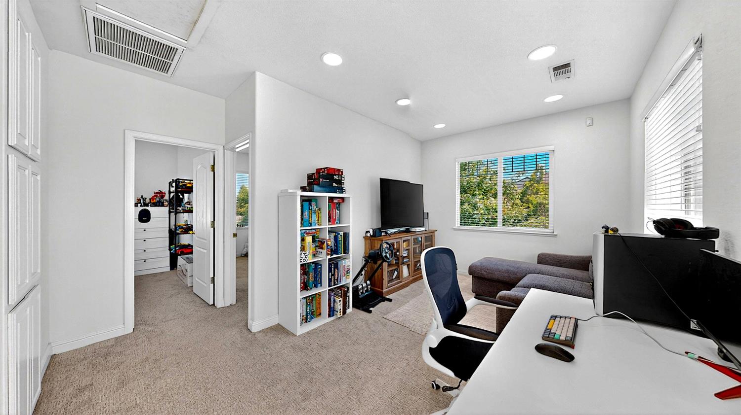 1267 Casual Ln, Turlock, CA 95382