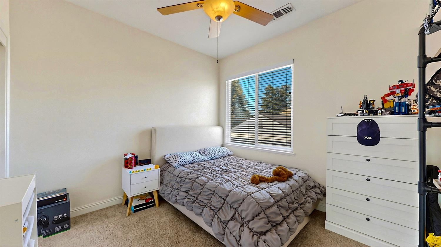 1267 Casual Ln, Turlock, CA 95382