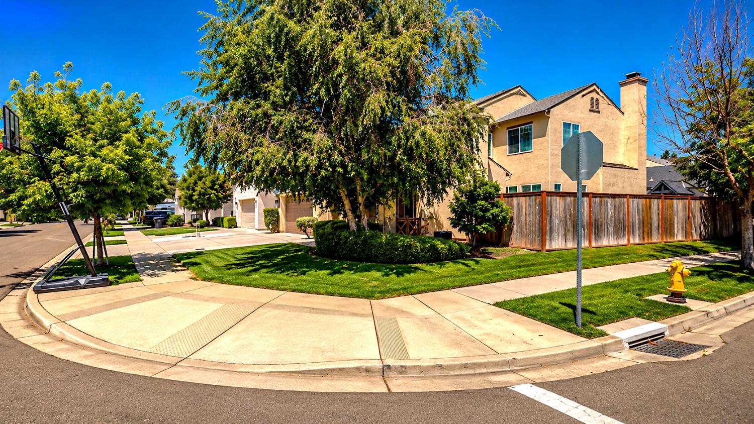 1267 Casual Ln, Turlock, CA 95382