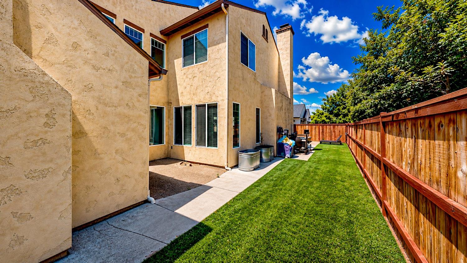 1267 Casual Ln, Turlock, CA 95382