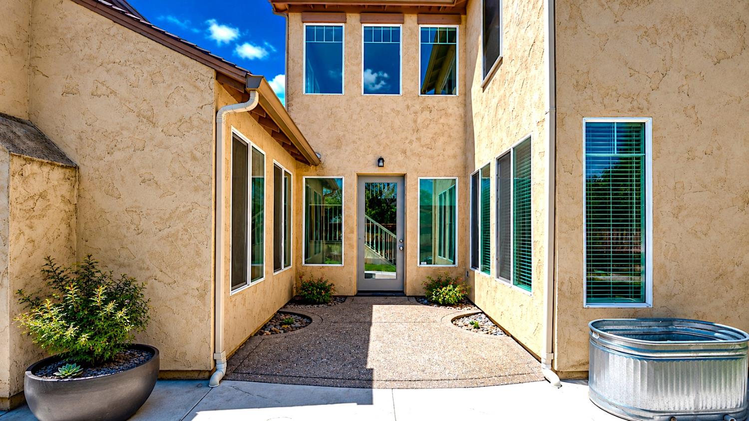 1267 Casual Ln, Turlock, CA 95382