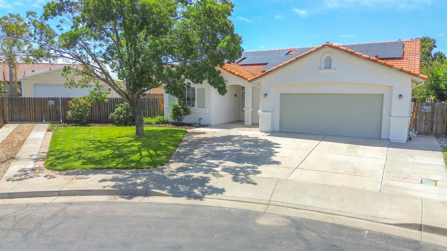 766 Amelia Ct, Los Banos, CA 93635