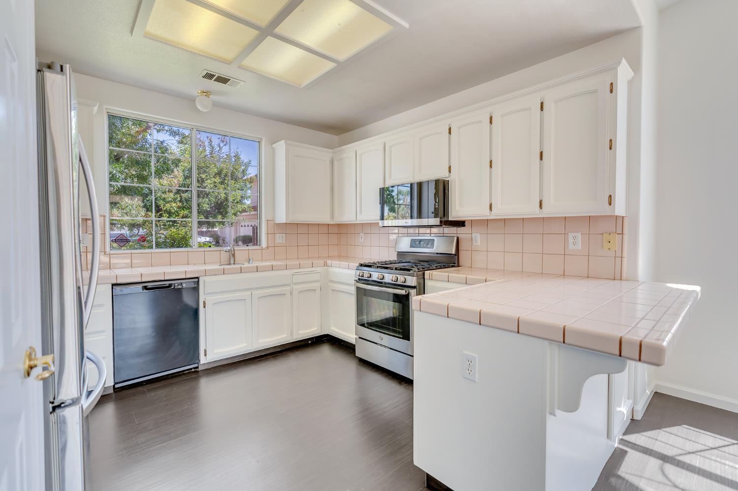 766 Amelia Ct, Los Banos, CA 93635