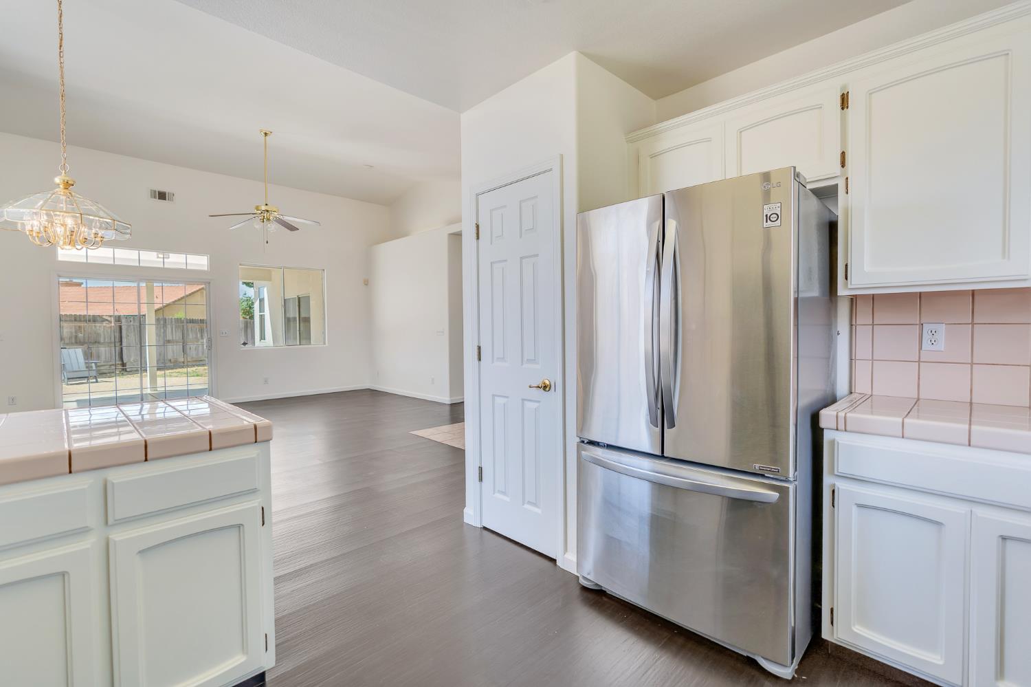 766 Amelia Ct, Los Banos, CA 93635