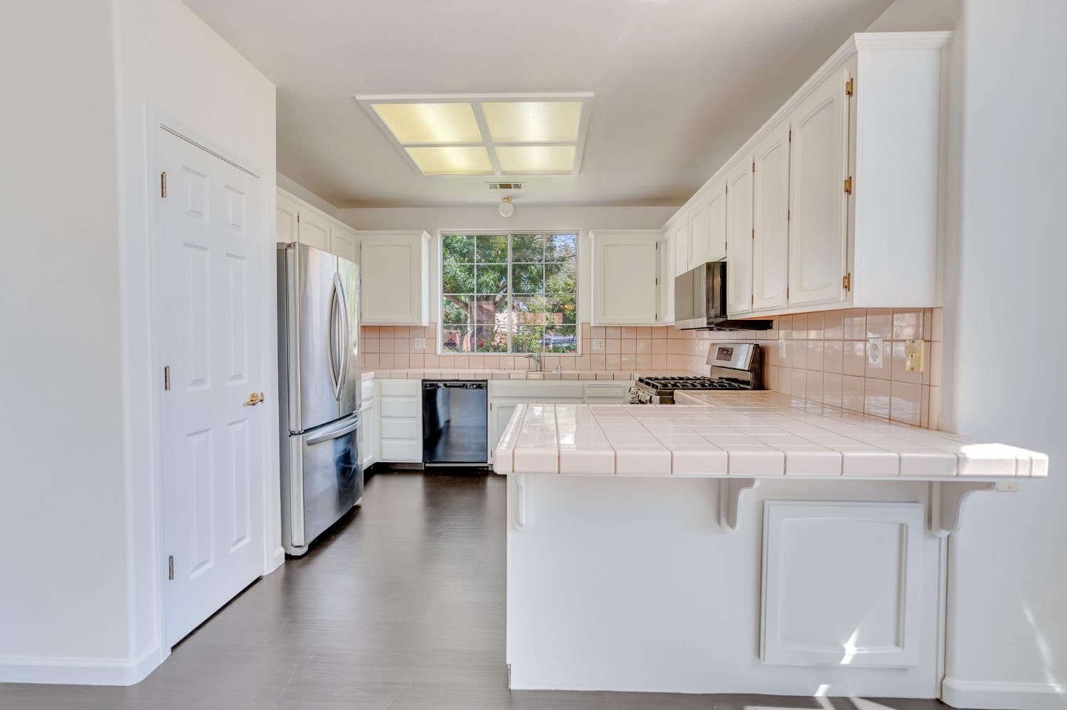766 Amelia Ct, Los Banos, CA 93635