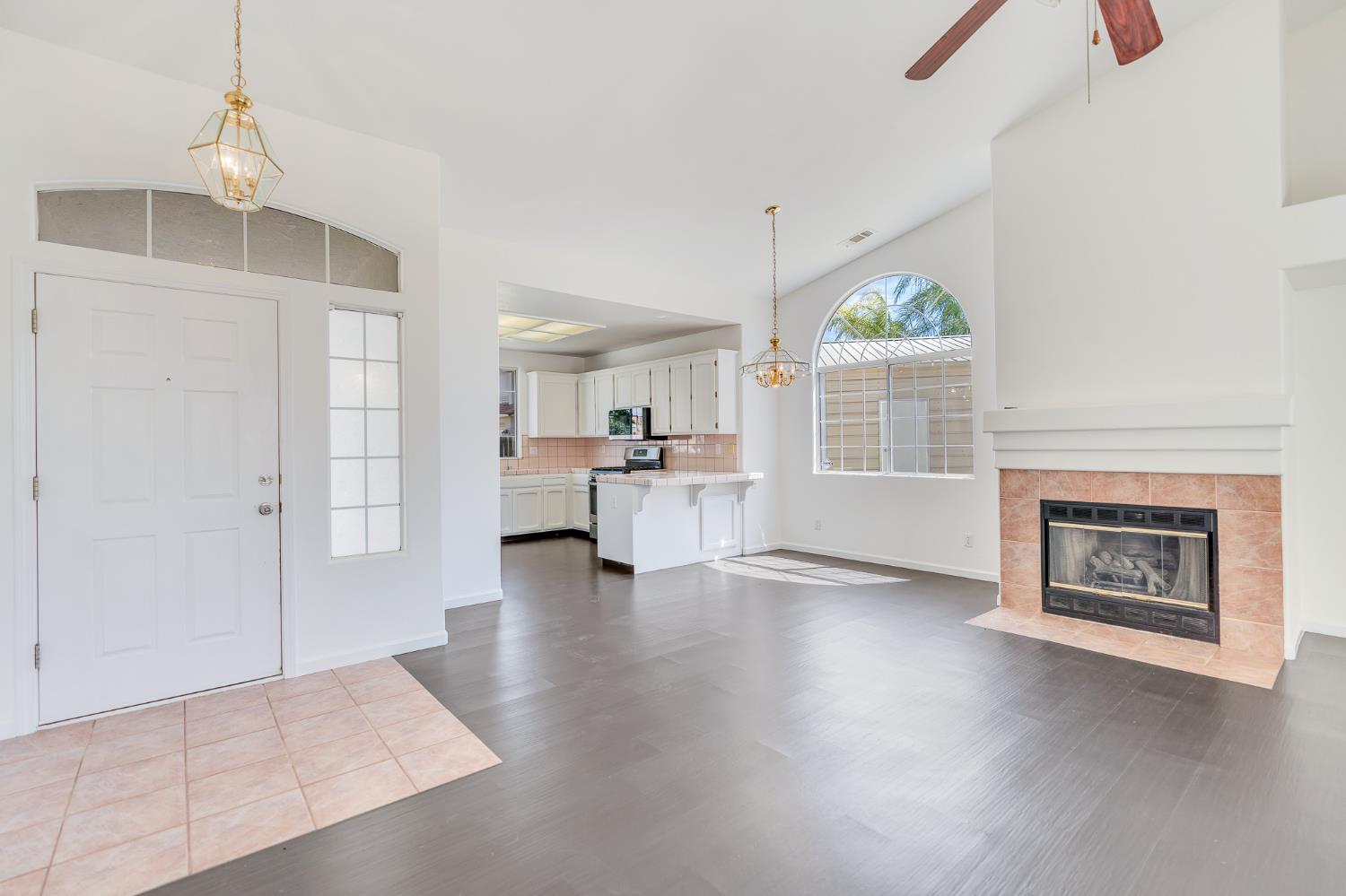 766 Amelia Ct, Los Banos, CA 93635