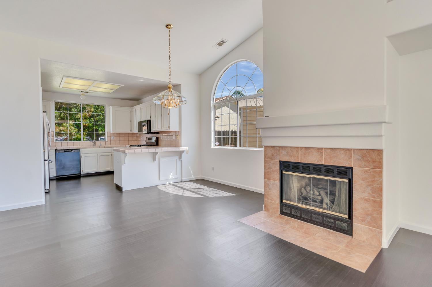 766 Amelia Ct, Los Banos, CA 93635