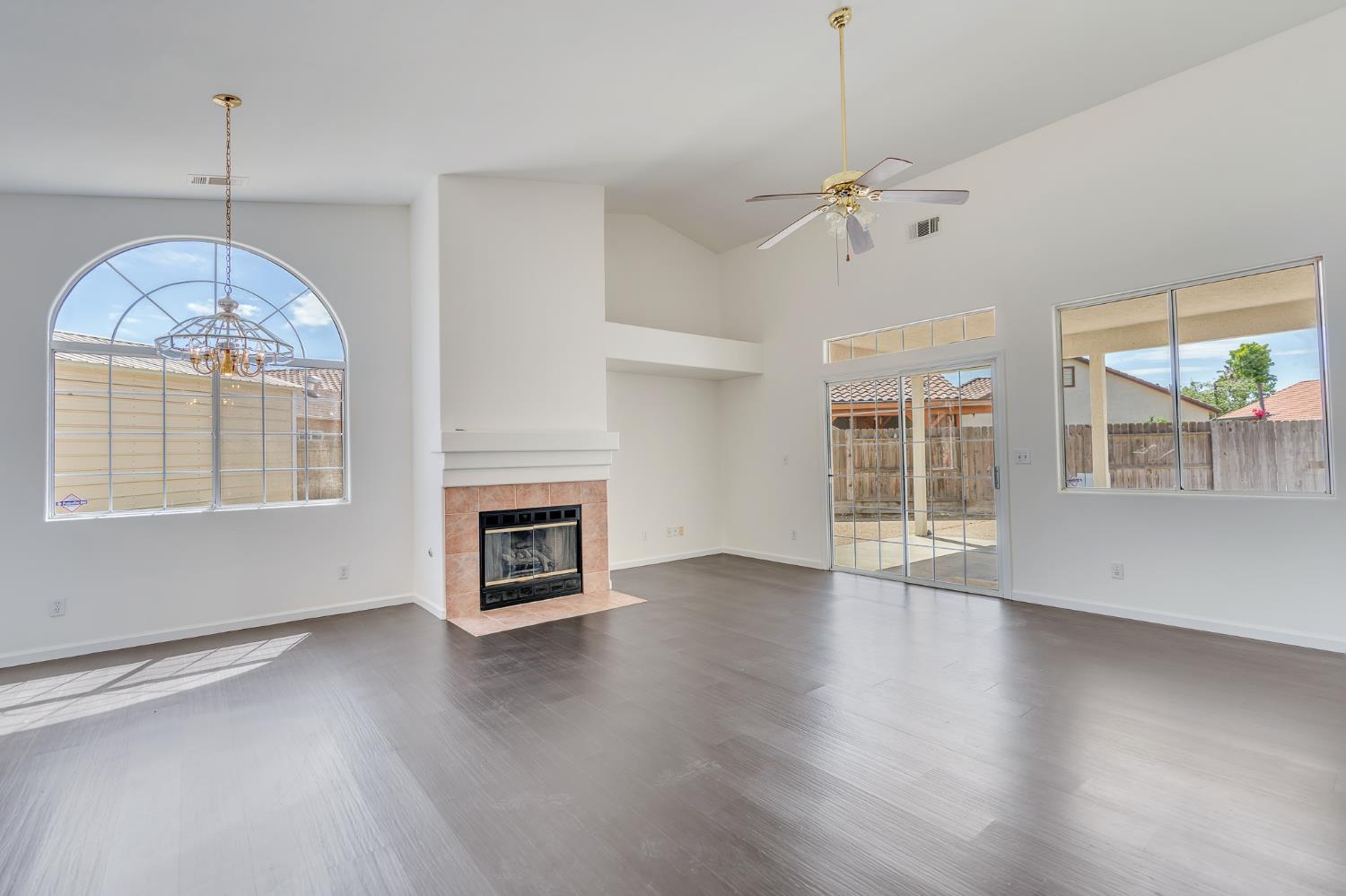 766 Amelia Ct, Los Banos, CA 93635