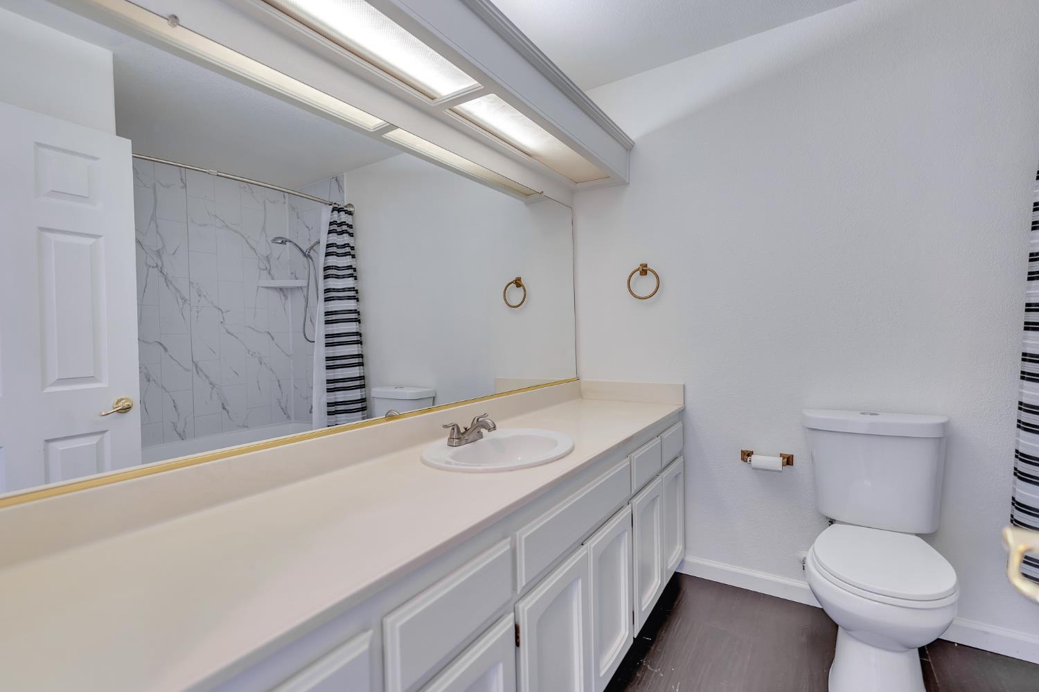 766 Amelia Ct, Los Banos, CA 93635