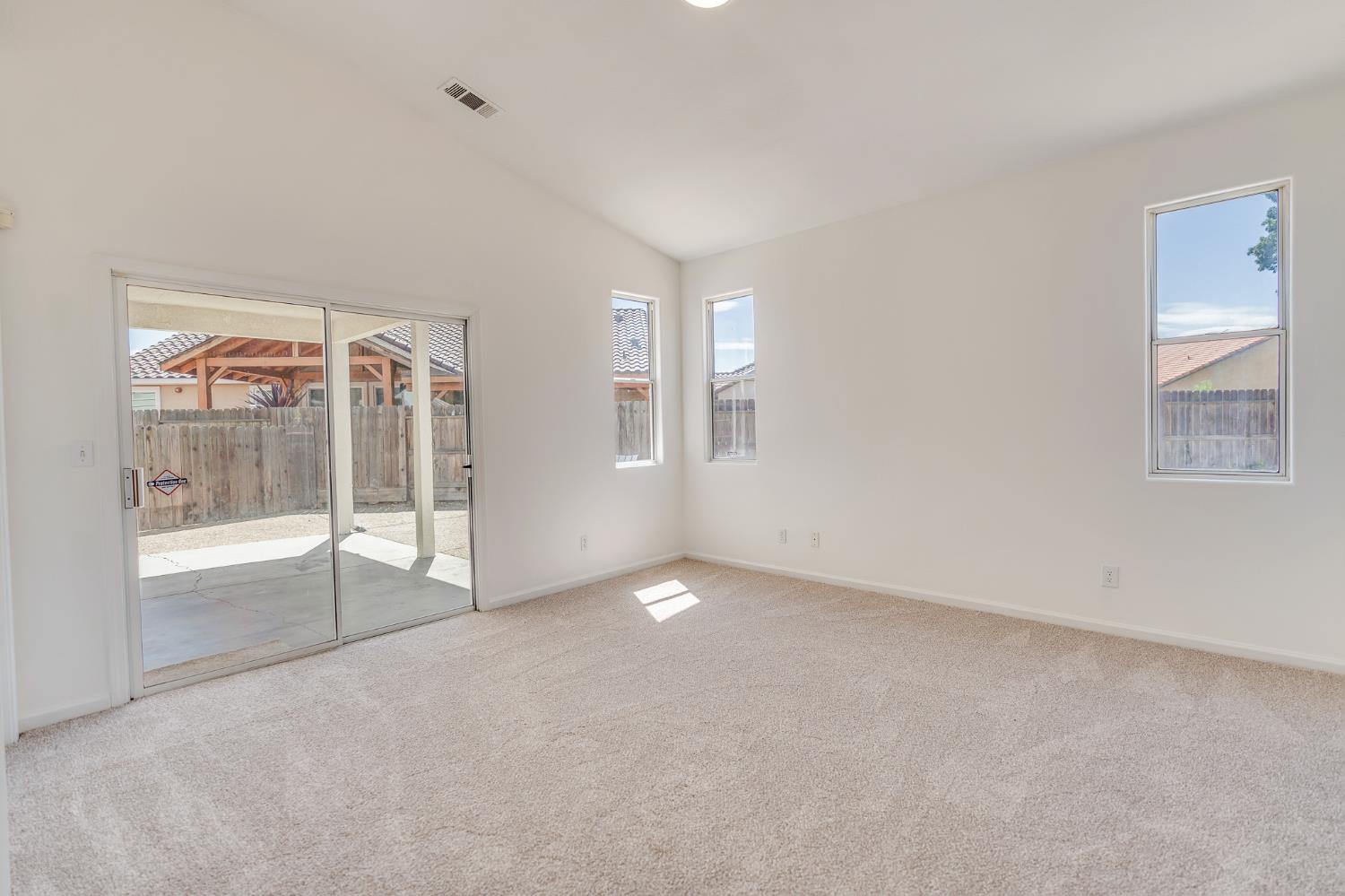 766 Amelia Ct, Los Banos, CA 93635