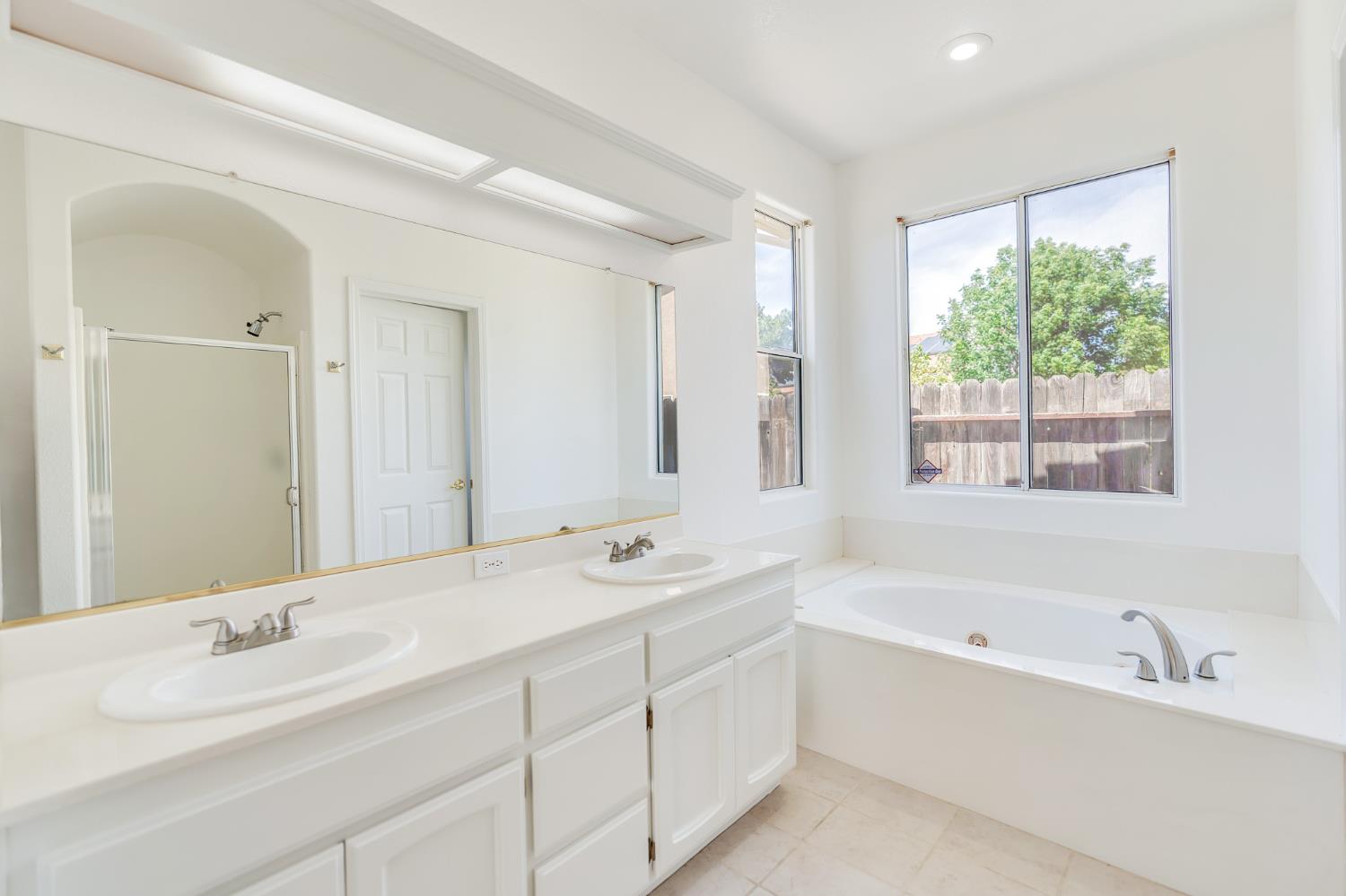 766 Amelia Ct, Los Banos, CA 93635