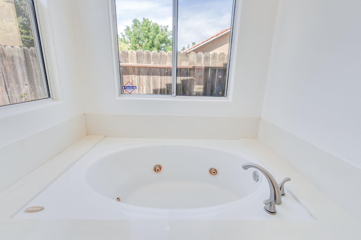 766 Amelia Ct, Los Banos, CA 93635