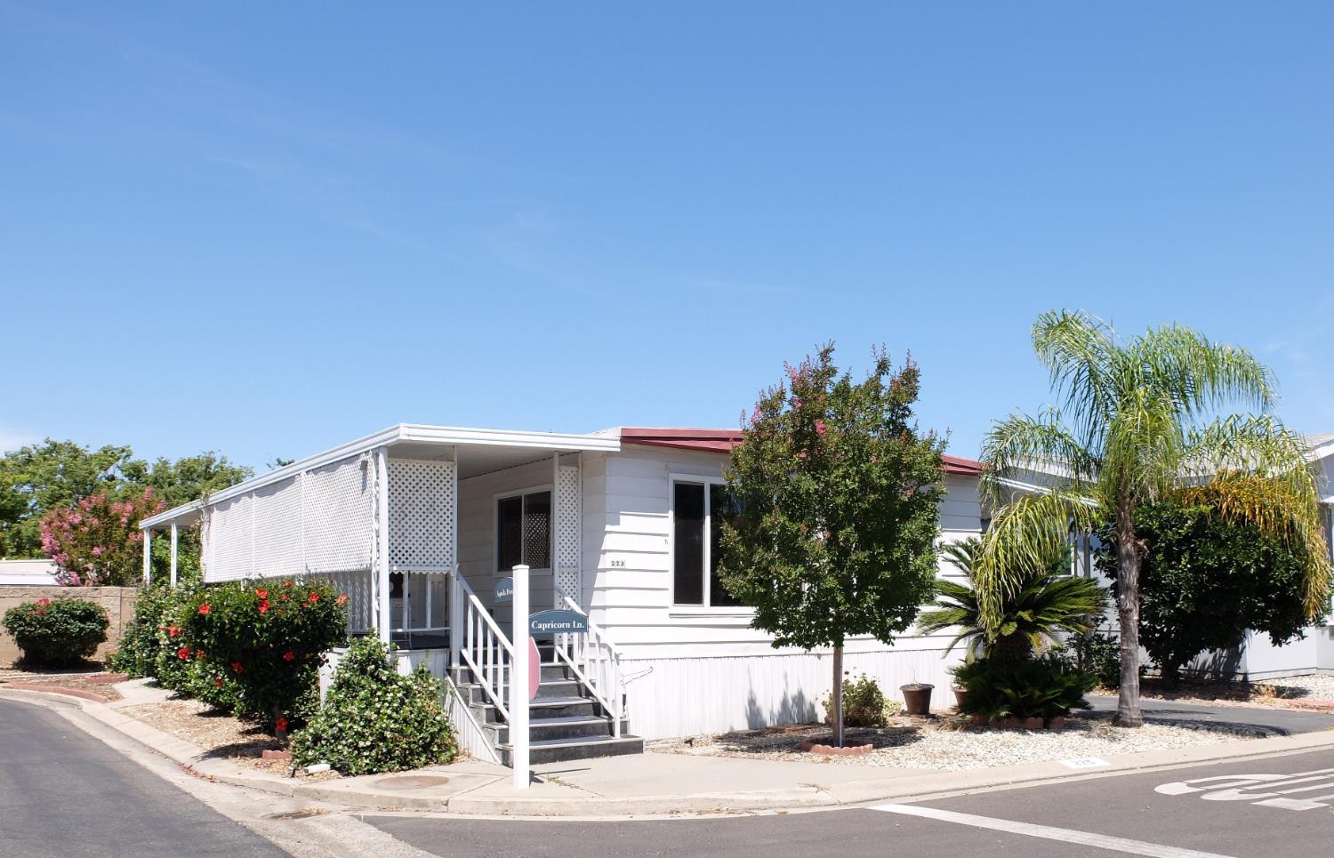 2621 Prescott Rd #229, Modesto, CA 95350