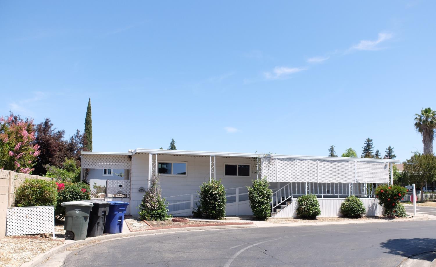 2621 Prescott Rd #229, Modesto, CA 95350