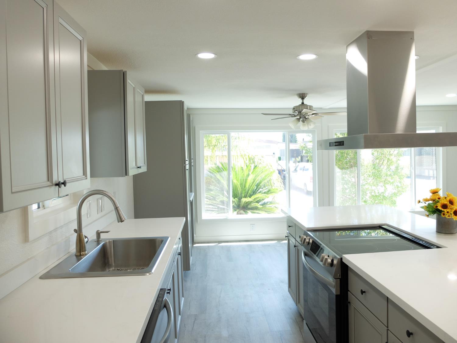 2621 Prescott Rd #229, Modesto, CA 95350