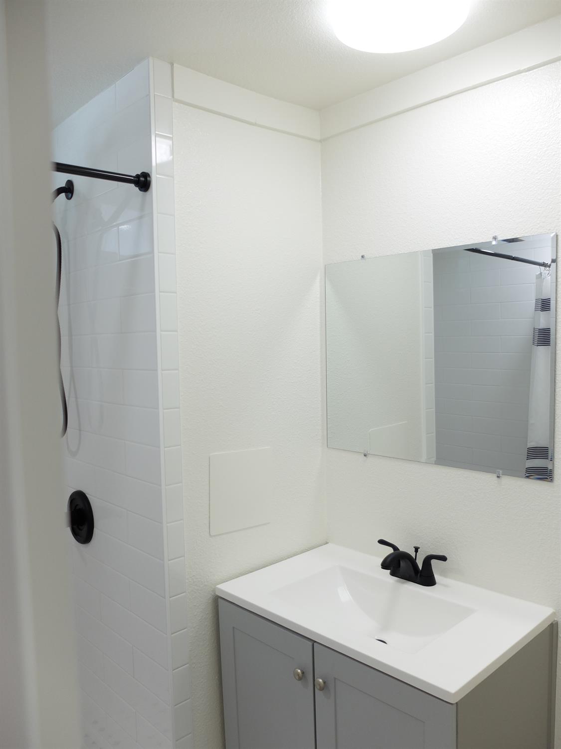 2621 Prescott Rd #229, Modesto, CA 95350