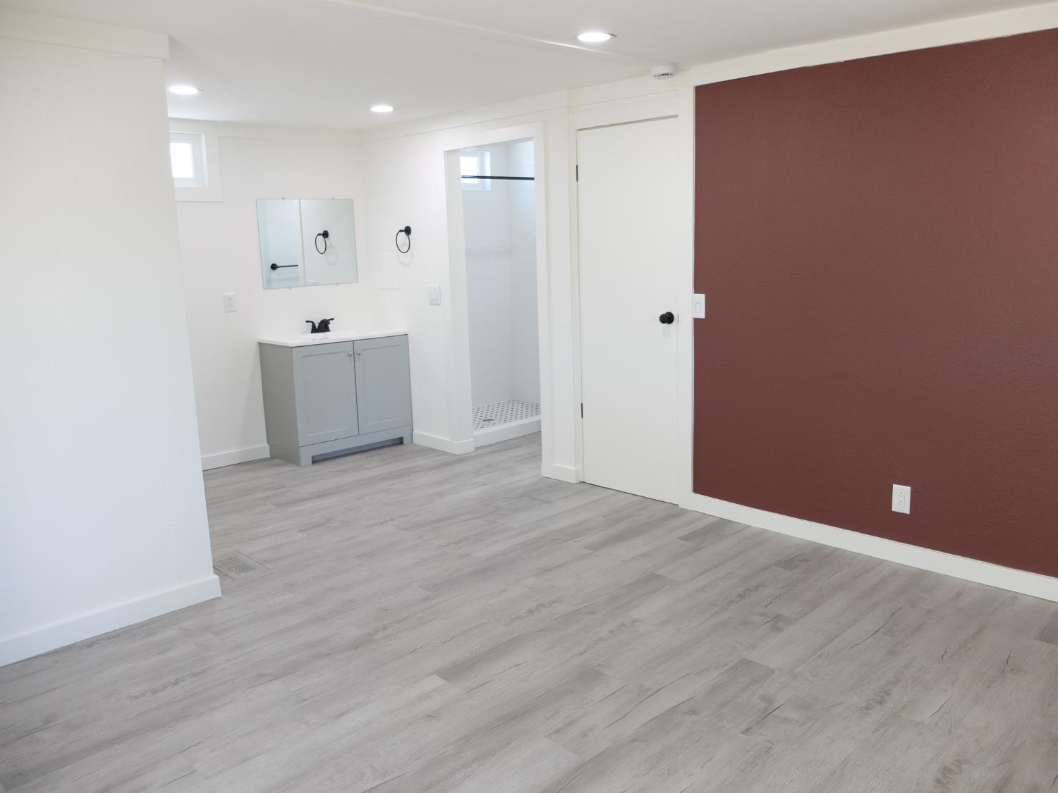 2621 Prescott Rd #229, Modesto, CA 95350