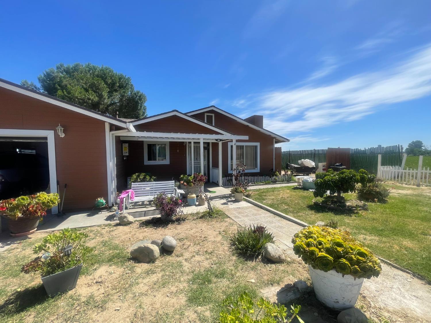 822 E glenwood, Turlock, CA 95380