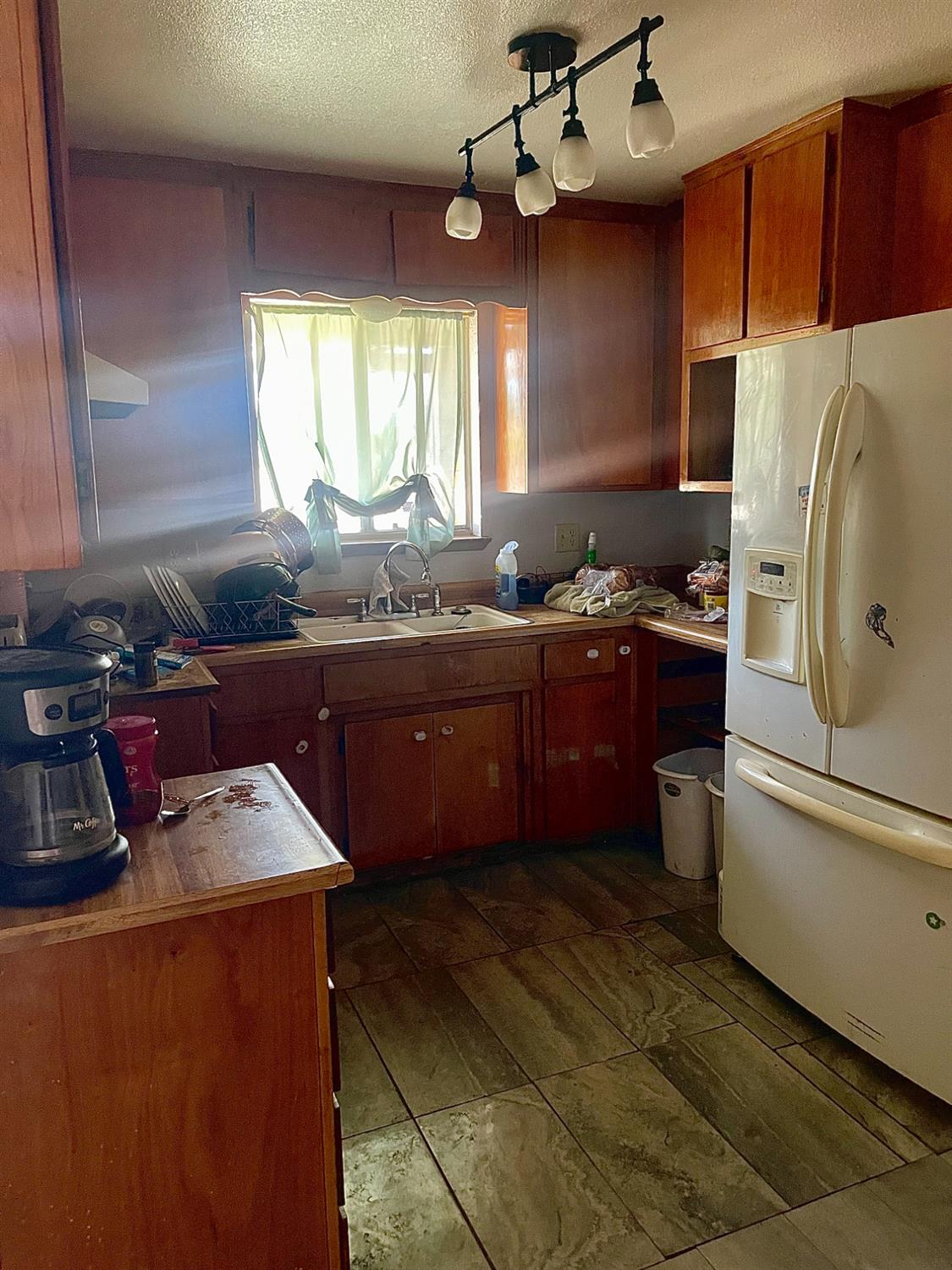 822 E glenwood, Turlock, CA 95380