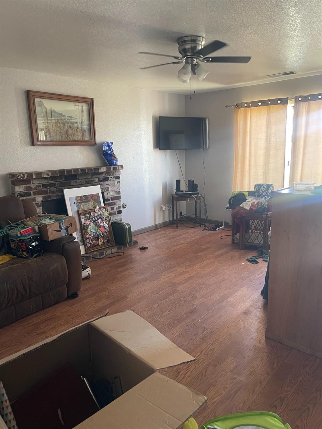 822 E glenwood, Turlock, CA 95380