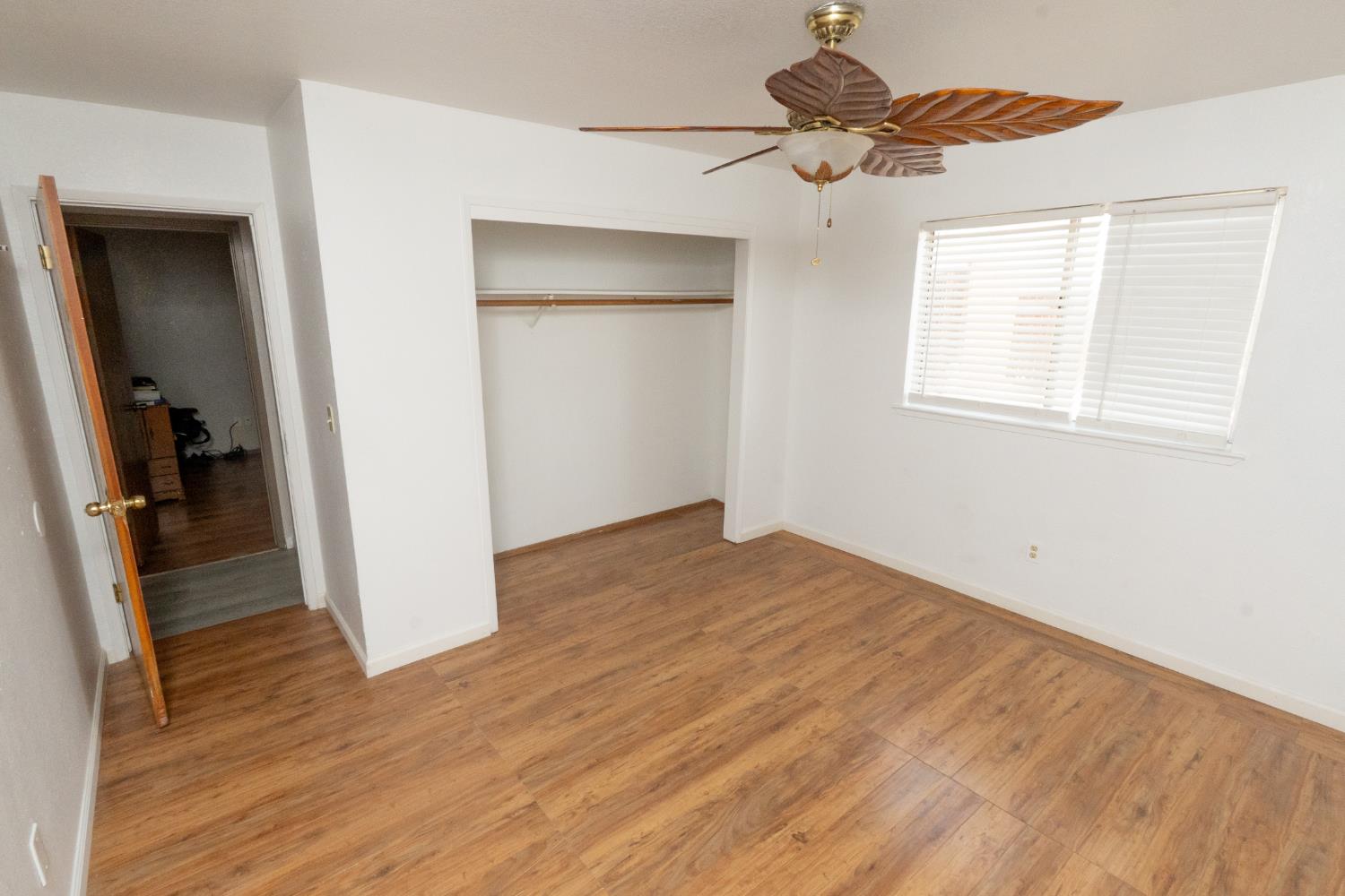 822 E glenwood, Turlock, CA 95380
