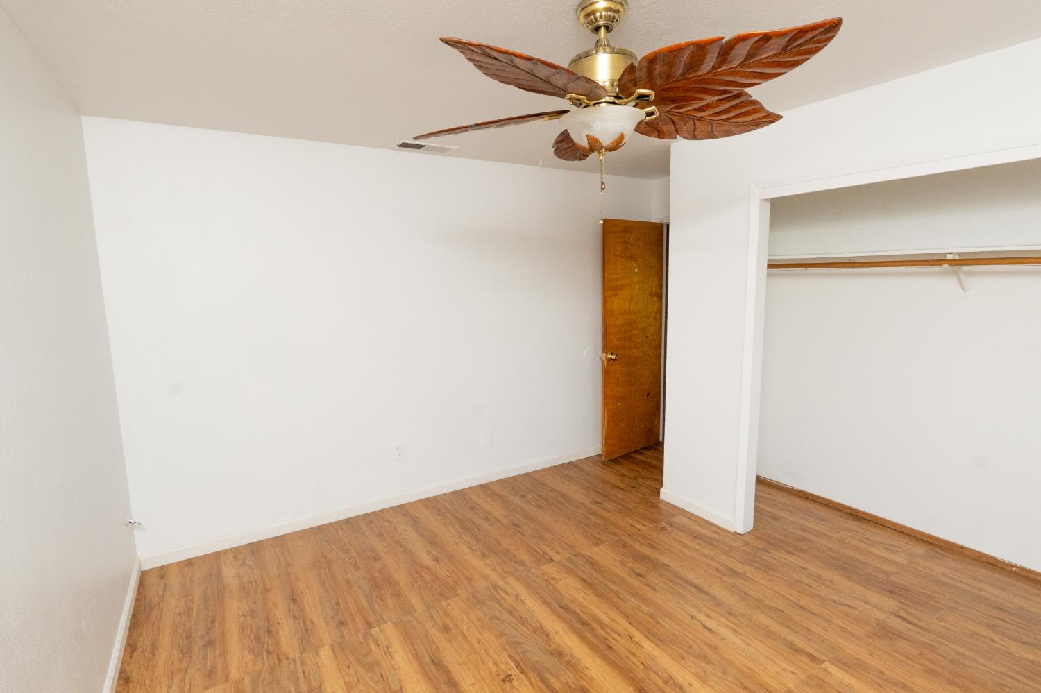 822 E glenwood, Turlock, CA 95380