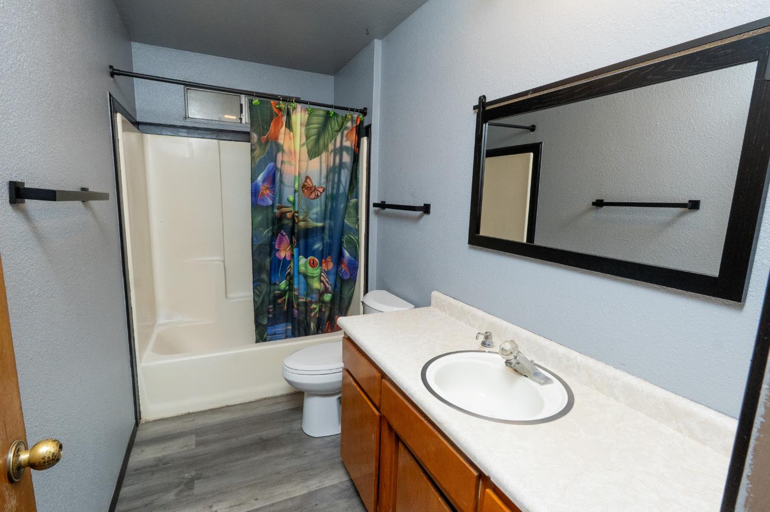 822 E glenwood, Turlock, CA 95380