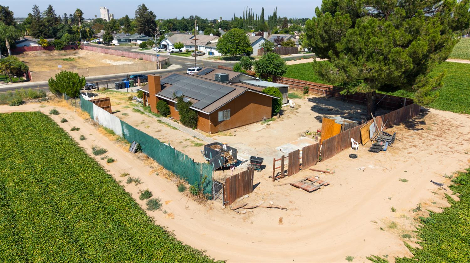 822 E glenwood, Turlock, CA 95380