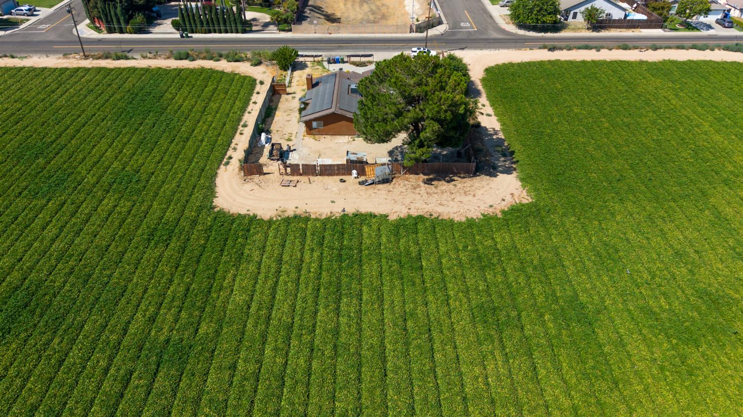 822 E glenwood, Turlock, CA 95380