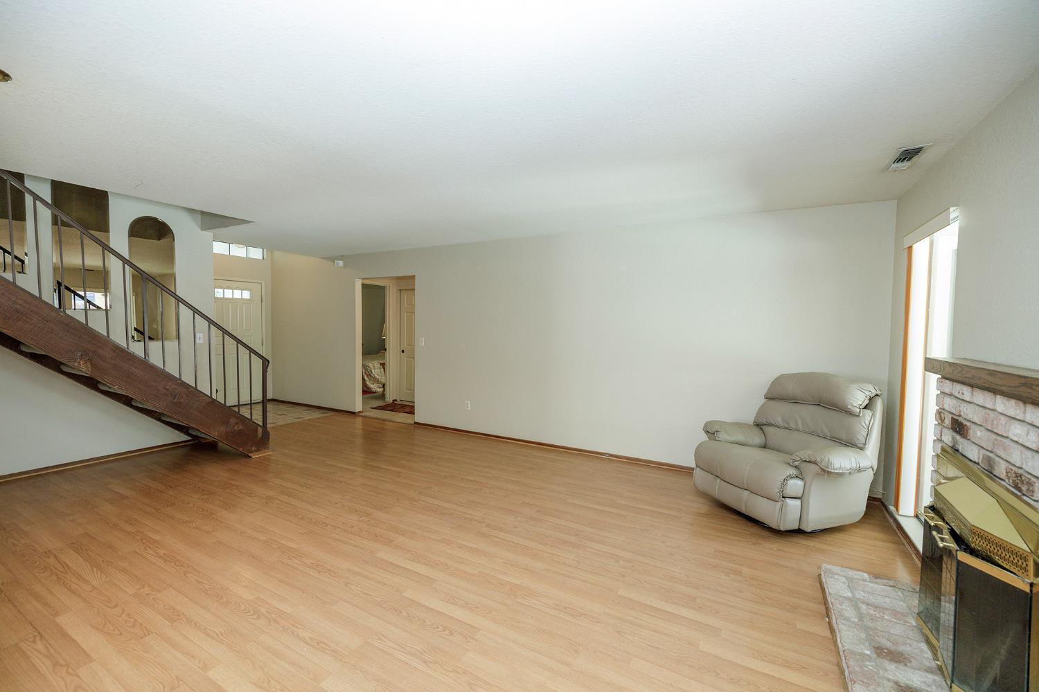 2533 Burlwood Dr, Modesto, CA 95355