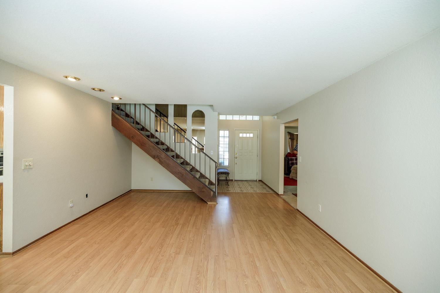 2533 Burlwood Dr, Modesto, CA 95355