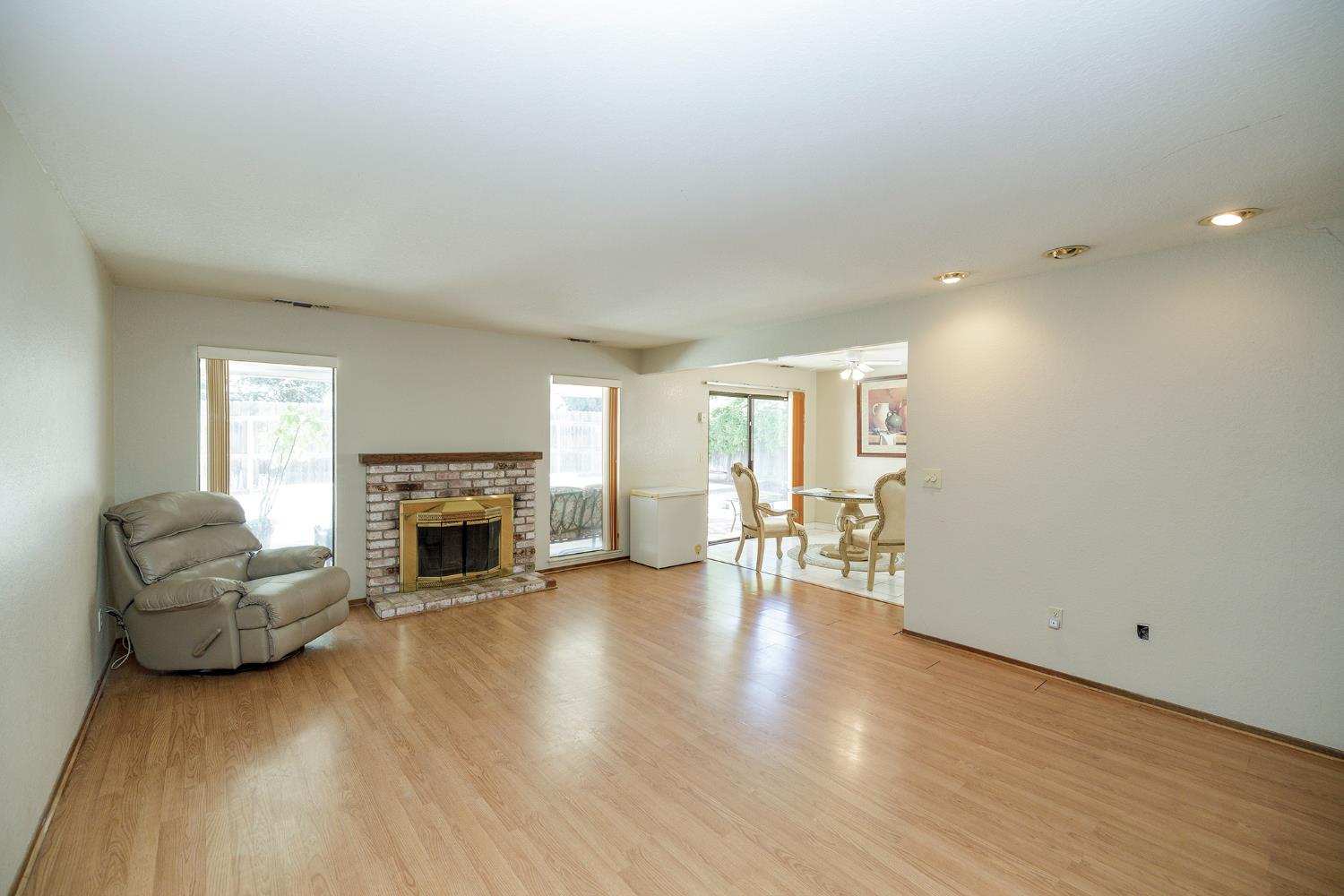 2533 Burlwood Dr, Modesto, CA 95355