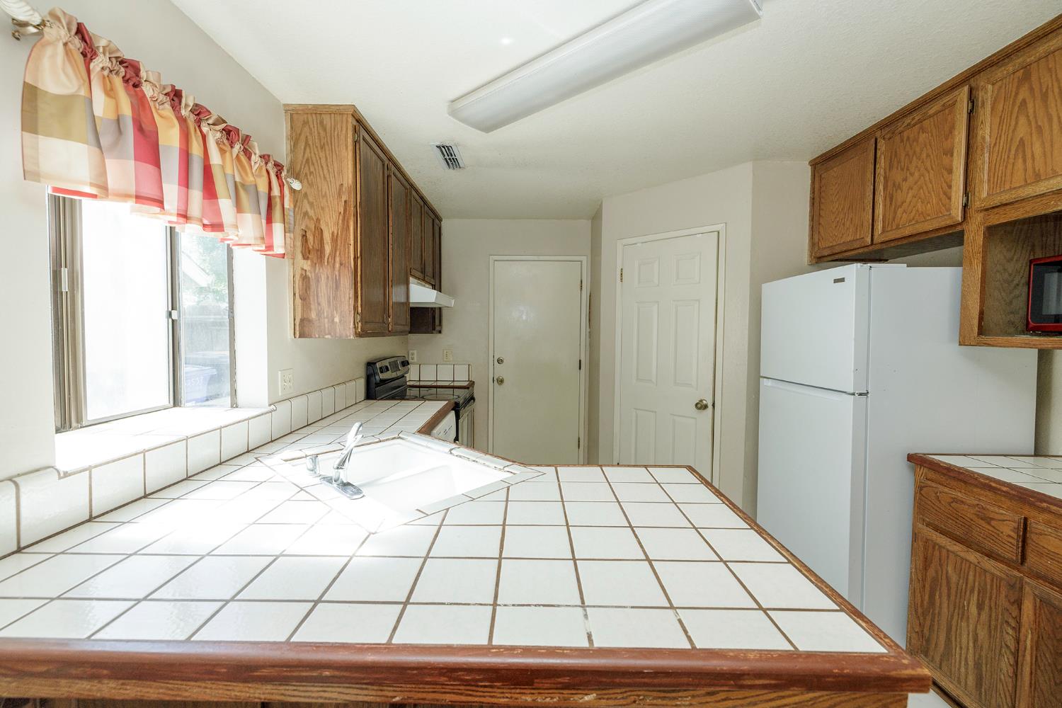 2533 Burlwood Dr, Modesto, CA 95355