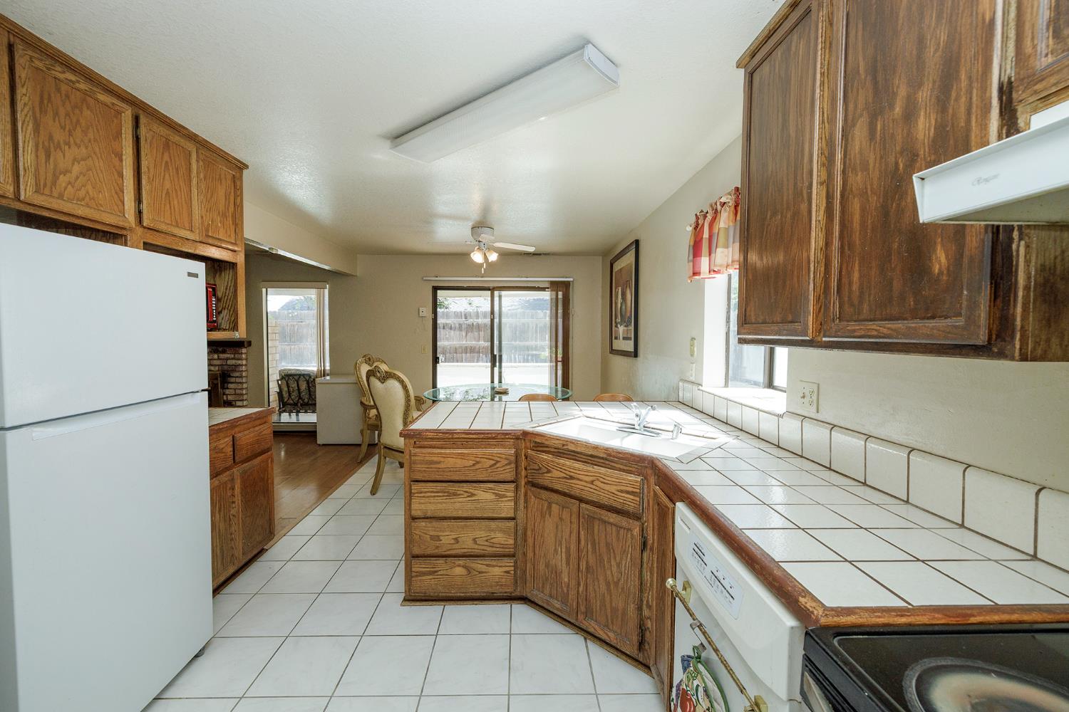 2533 Burlwood Dr, Modesto, CA 95355