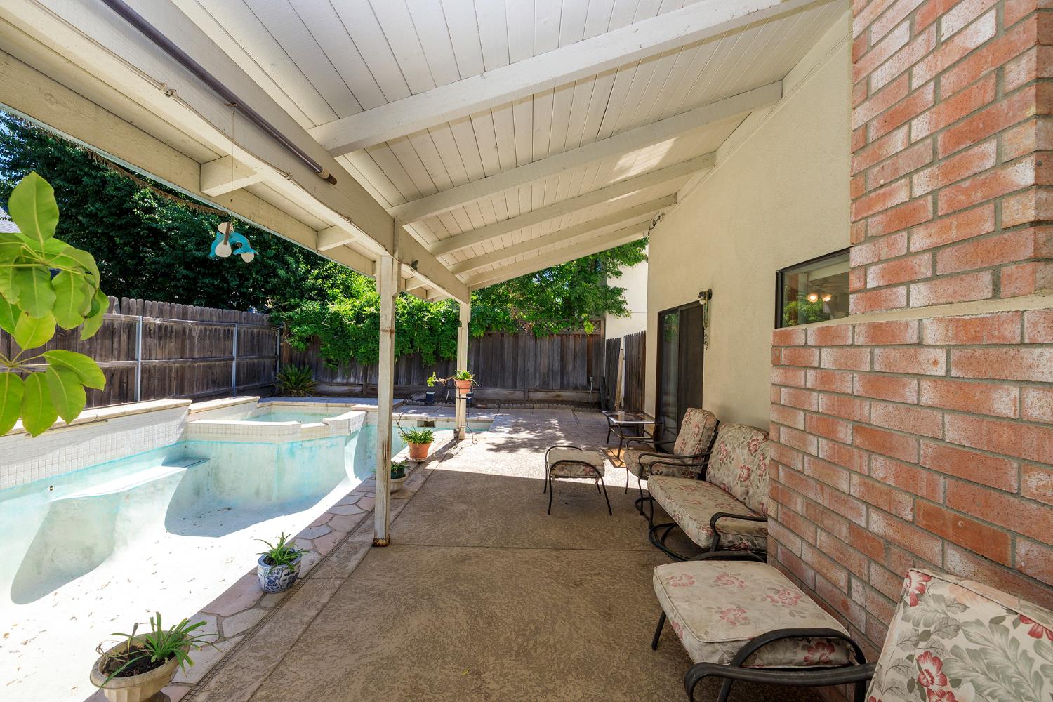 2533 Burlwood Dr, Modesto, CA 95355