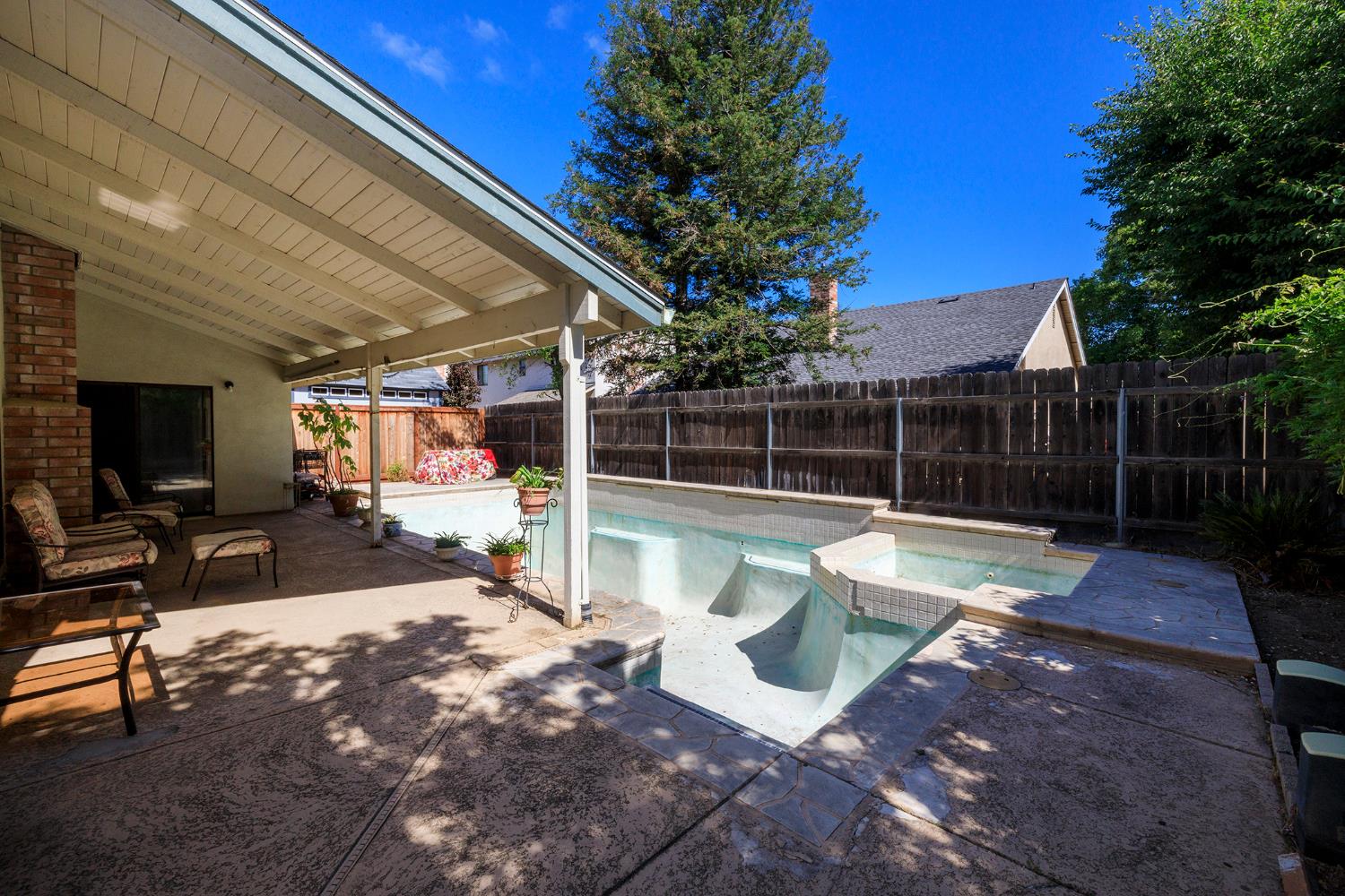 2533 Burlwood Dr, Modesto, CA 95355