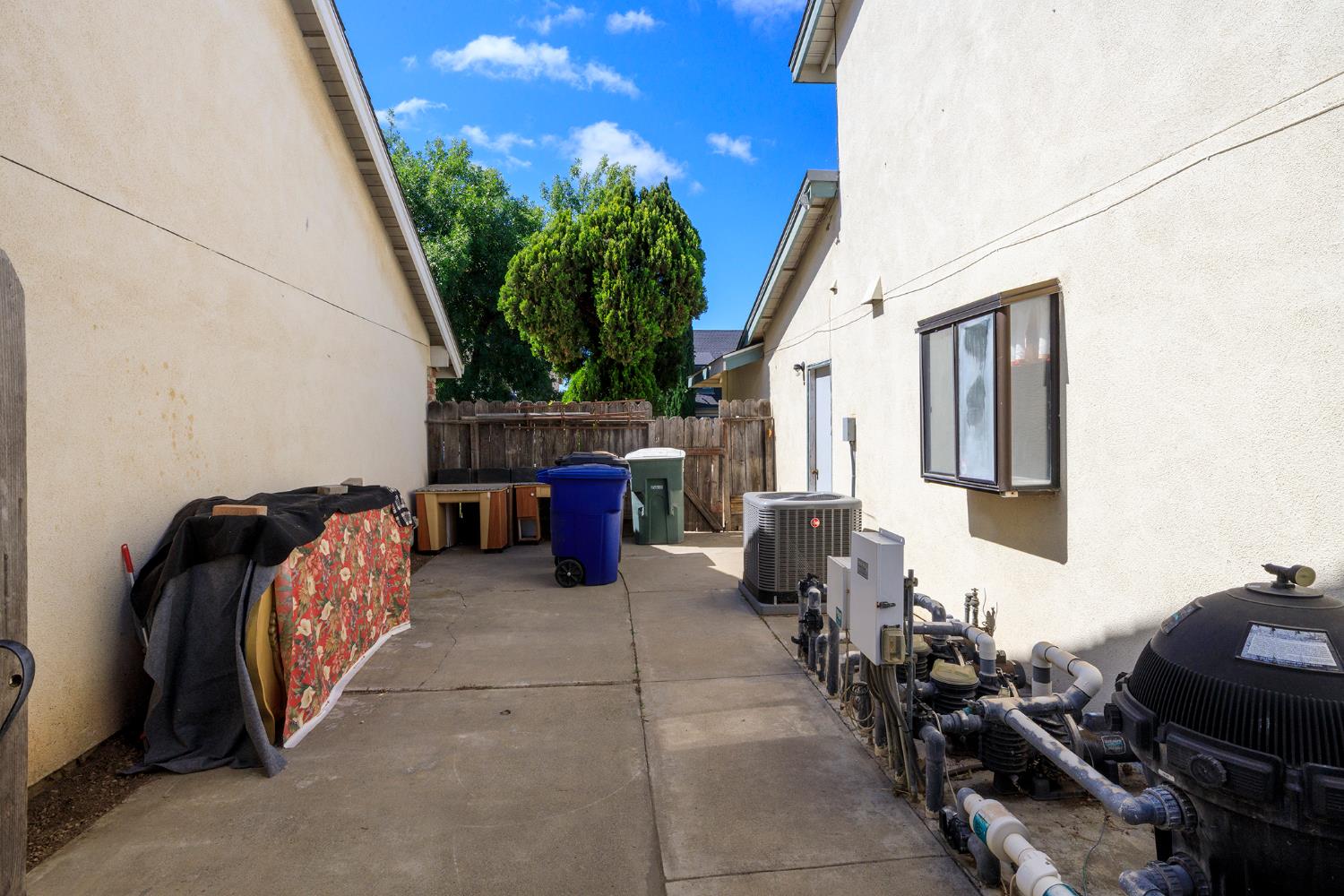 2533 Burlwood Dr, Modesto, CA 95355