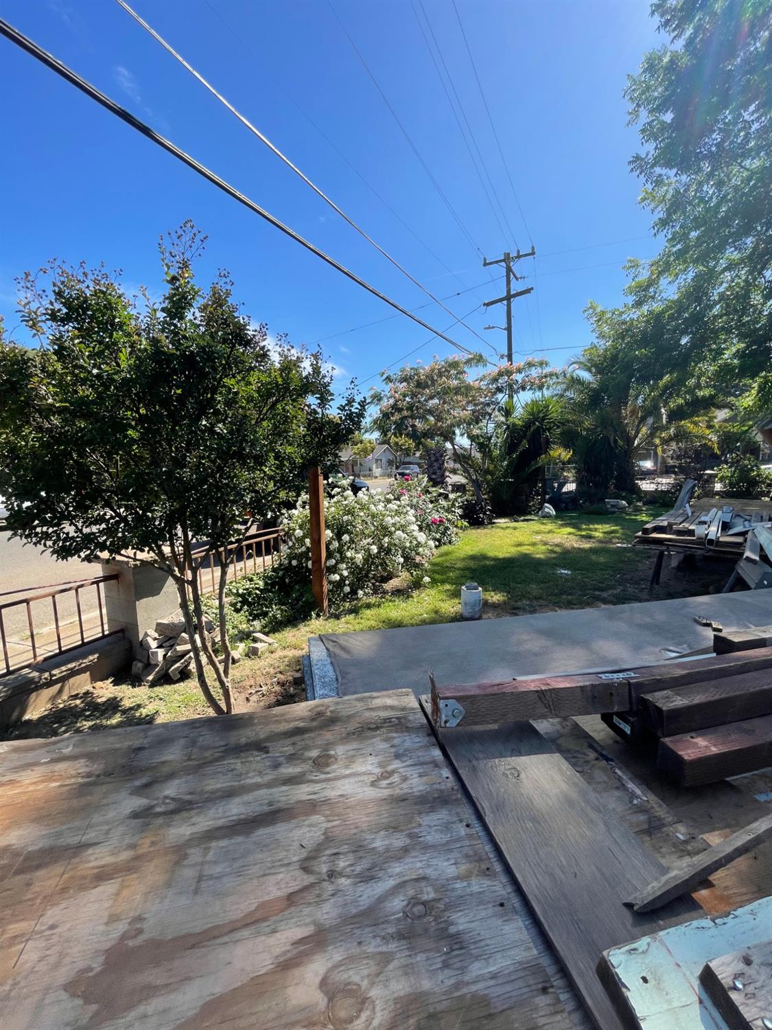 812 E H St, Oakdale, CA 95351