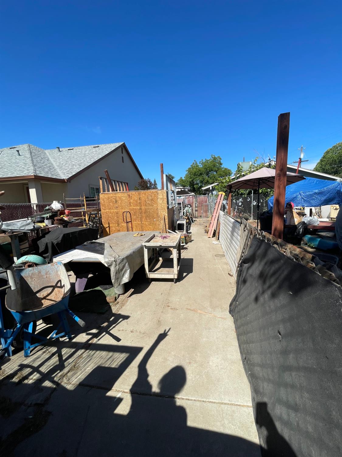 812 E H St, Oakdale, CA 95351